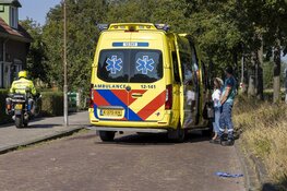 Man op scootmobiel lelijk ten val op de Vondelweg in Haarlem