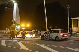 Hulpdiensten weer uitgerukt voor verwarde vrouw op de Schouwbroekerbrug
