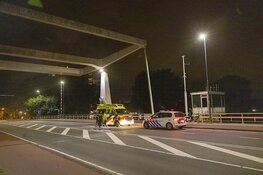 Hulpdiensten weer uitgerukt voor verwarde vrouw op de Schouwbroekerbrug