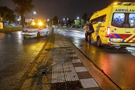 Weer auto door hekwerk op de Europaweg in Haarlem