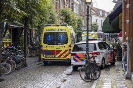 Vrouw gewond na valpartij in woning in centrum Haarlem