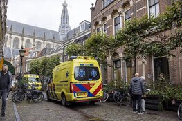 Vrouw gewond na valpartij in woning in centrum Haarlem
