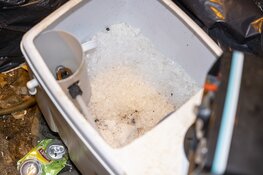 Politie en brandweer in actie na vondst van box met kristallen