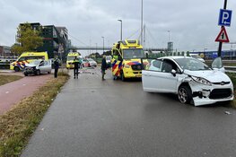 Zwaargewonde bij frontale botsing in Haarlem
