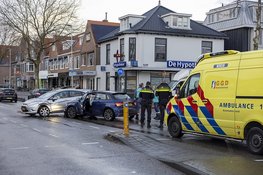 Veel schade en overlast door ongeval op de Rijksstraatweg in Haarlem
