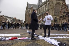Kruis van koksbuizen vraagt aandacht voor gesloten horeca Haarlem