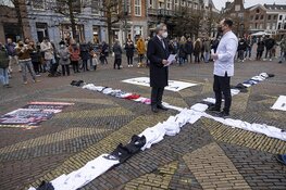 Kruis van koksbuizen vraagt aandacht voor gesloten horeca Haarlem