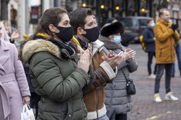Kruis van koksbuizen vraagt aandacht voor gesloten horeca Haarlem