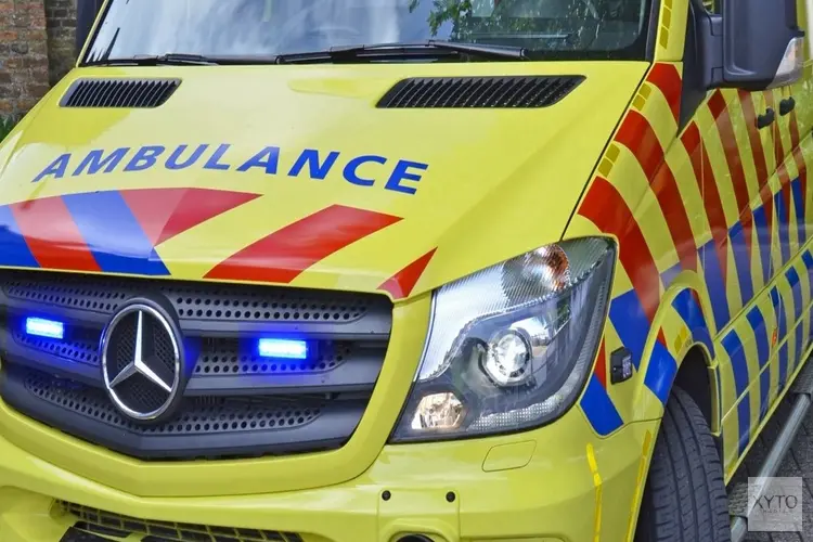 Auto te water langs Schipholweg, bestuurder gewond