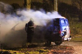 Bestelbus door brand verwoest in Haarlem