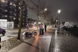 Storm: Maaltijdbezorger gewond na ongeval op de Spaarndamseweg