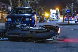 Motorrijder met spoed naar ziekenhuis na ongeval op de Rijksstraatweg