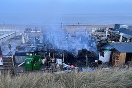 Uitslaande brand bij strandpaviljoen Zandvoort