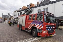Brandweer groots uitgerukt voor smeulende verlichting in winkel Heemstede