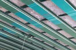 Treinverkeer tussen Haarlem en Amsterdam tijdelijk stilgelegd door beschadigd spoorviaduct