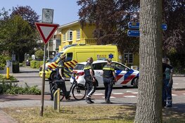 Vrouw op elektrische fiets gewond na botsing met auto in Heemstede