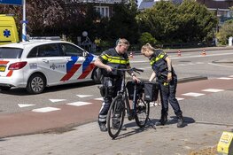 Vrouw op elektrische fiets gewond na botsing met auto in Heemstede