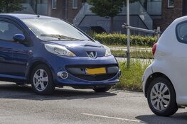 Kop-staartbotsing op de Amerikaweg in Haarlem
