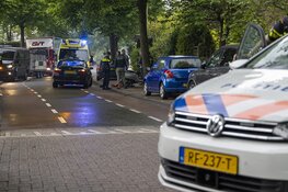 Scooterrijdster gewond na botsing met auto in Bloemendaal
