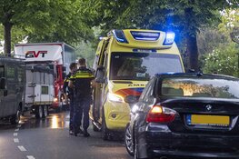 Scooterrijdster gewond na botsing met auto in Bloemendaal