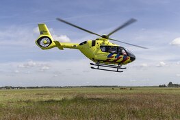 Traumahelikopter landt in weiland voor onwel geworden fietsster