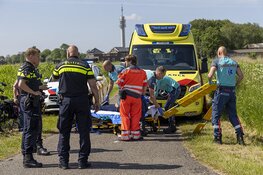 Traumahelikopter landt in weiland voor onwel geworden fietsster