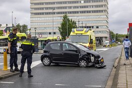 Veel schade bij eenzijdig ongeval Aziëweg in Haarlem