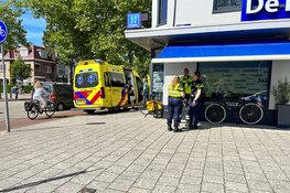 Fietser gewond na aanrijding met auto op het Soendaplein in Haarlem