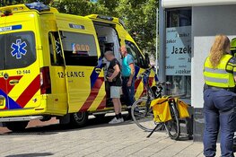 Fietser gewond na aanrijding met auto op het Soendaplein in Haarlem