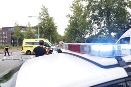 Automobiliste rijdt tegen lantaarnpaal in Heemstede