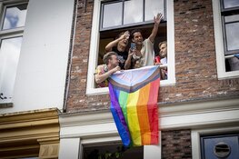 Canal Parade Pride Amsterdam in volle gang (fotoalbum)