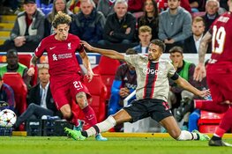 Ajax in slotfase onderuit in Liverpool