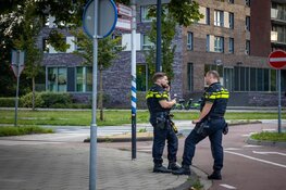 Scooterbestuurder gaat er vandoor na ongeval en laat gewonde passagier achter