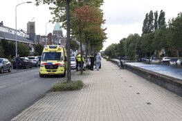 Scooterrijder komt verkeerd ten val in Haarlem