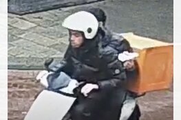 Wie herkent deze scooterbestuurder?