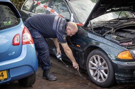 Auto in de brand gestoken aan het Teylerplein in Haarlem