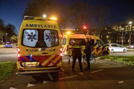 Fietser gewond bij botsing met auto op de Amerikaweg