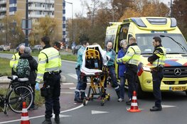 Fietsster aangereden op rotonde in Haarlem
