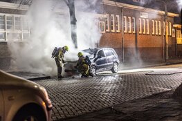 Auto door brand verwoest langs Zomervaart in Haarlem