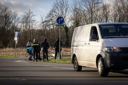 Fietser gewond na aanrijding met busje op de Dijkzichtlaan