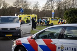 Fietser gewond na aanrijding met busje op de Dijkzichtlaan