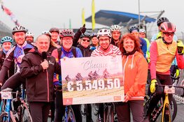 4.000 deelnemers trappen fietsseizoen af in razendsnel Zandvoort