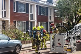 Brand op dak met zonnepanelen in Haarlem