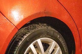 Auto`s door brand verwoest aan Bertha von Suttnerstraat in Haarlem