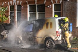 Brandstichter Haarlem slaat weer toe, autobrand aan Linschotenstraat
