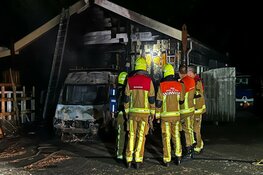 Twee bestelbusjes door brand verwoest in Haarlem