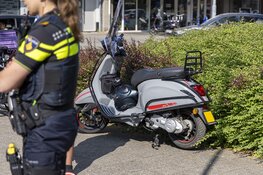 Fietser gewond na botsing met scooter op fietspad Soendaplein in Haarlem
