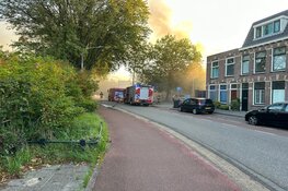 Grote brand bij Albert Heijn aan Soendaplein in Haarlem, rook in wijde omgeving te zien