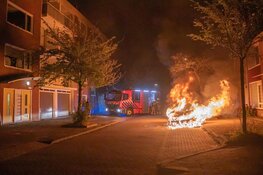 Auto door brand verwoest in Haarlemse Rousseaustraat