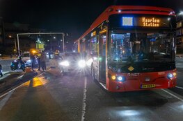 Ongeluk tussen auto en bus in Haarlem